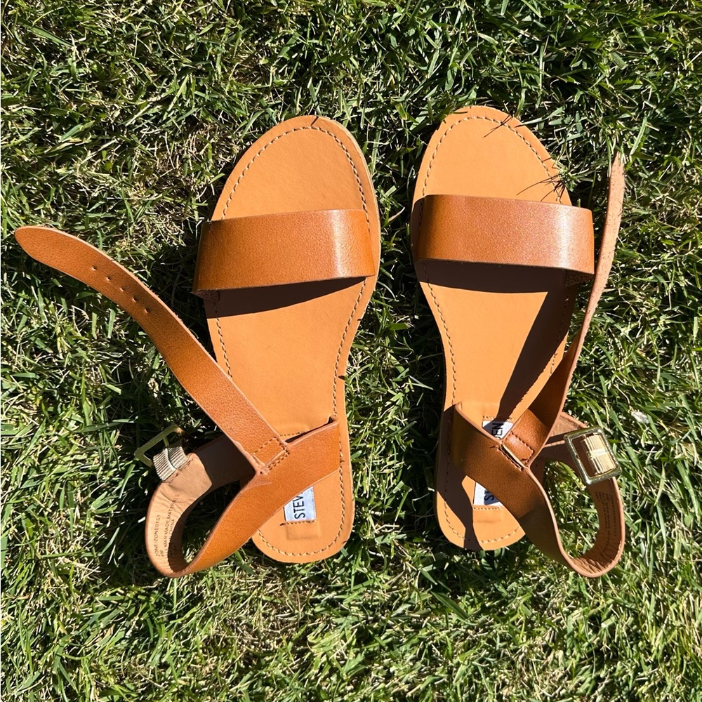steve madden tan sandals